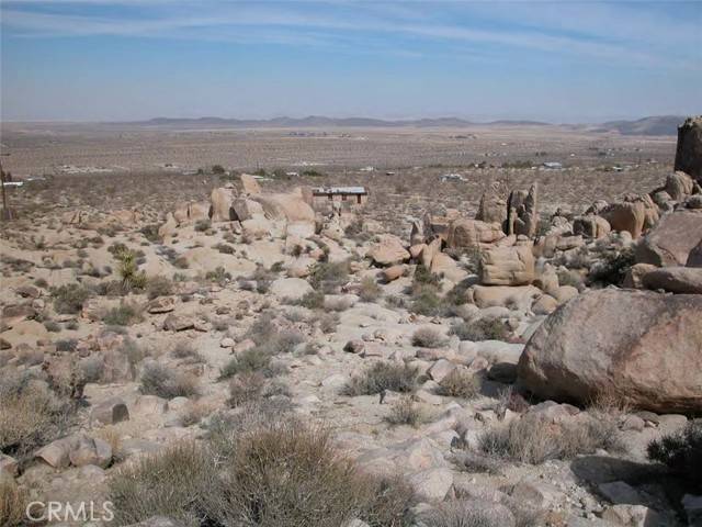 Joshua Tree, CA 92252,9 Stoney Crest Road