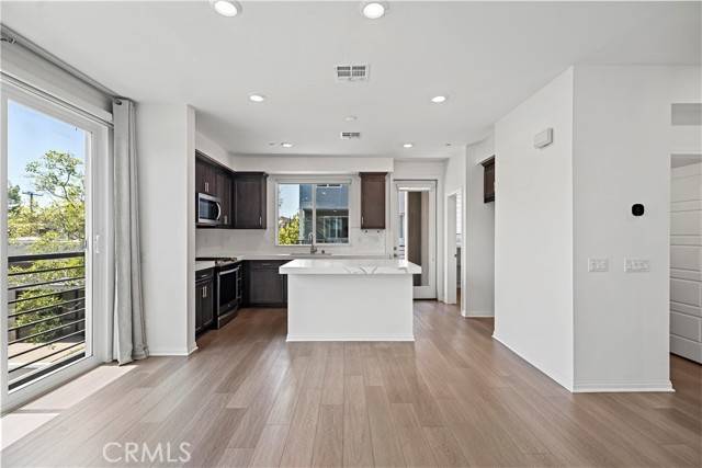 Irvine, CA 92614,253 Steely