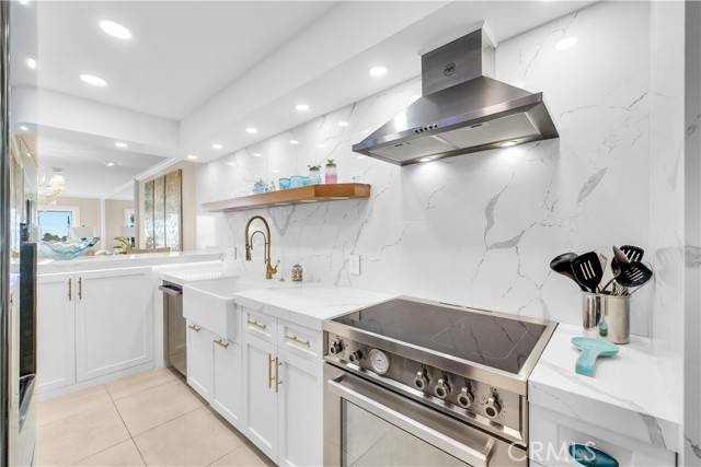 Laguna Beach, CA 92651,240 Moss Street #1