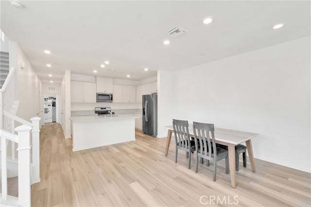 Ontario, CA 91761,4009 E Coronado Privado