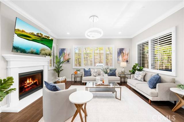 Irvine, CA 92602,65 English Saddle