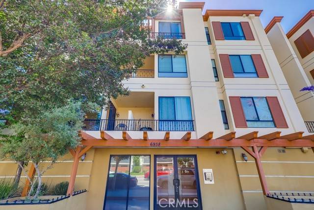 North Hollywood (los Angeles), CA 91605,6938 Laurel Canyon Boulevard #101