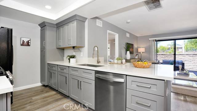 Lake Forest (el Toro), CA 92630,25191 Oak Canyon Lane #2