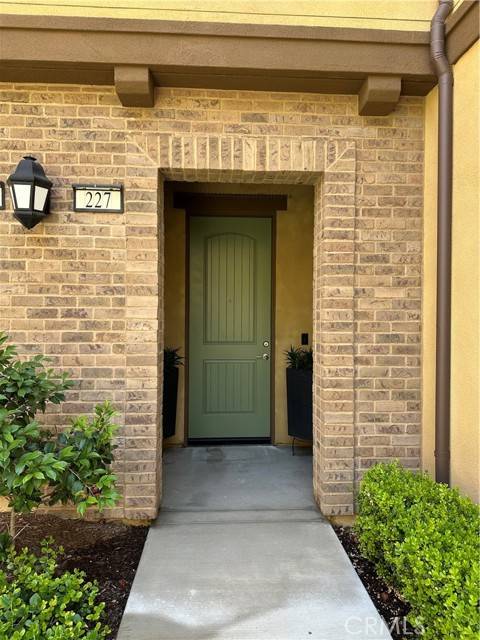 Irvine, CA 92618,227 Carlow