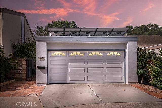 Irvine, CA 92612,75 Willow Tree Lane