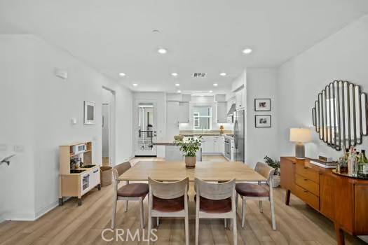 Lake Forest (el Toro), CA 92630,323 Adela