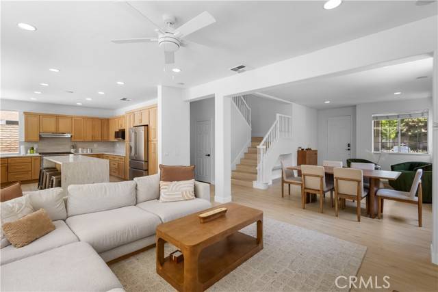 Thousand Oaks, CA 91362,2517 Renata Court