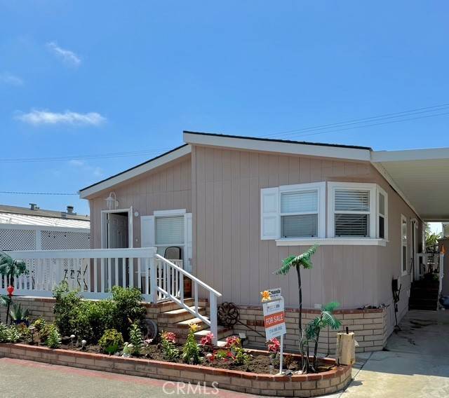 Huntington Beach, CA 92647,6301 Warner Avenue #40