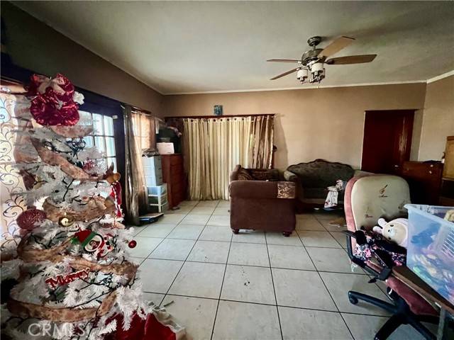 Ontario, CA 91762,729 W Holt Boulevard