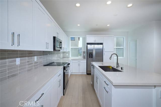 Eastvale, CA 92880,6045 Fairfax Drive