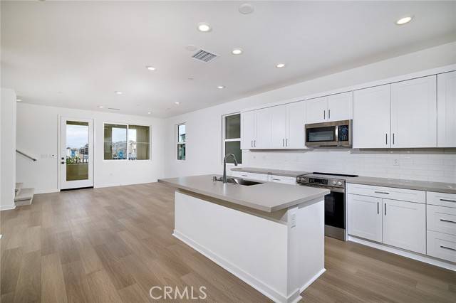 Eastvale, CA 92880,6046 Fairfax Drive