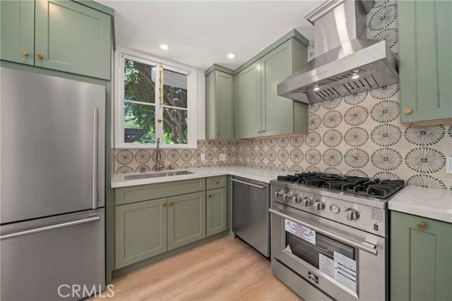 Santa Ana, CA 92706,2404 N Poinsettia