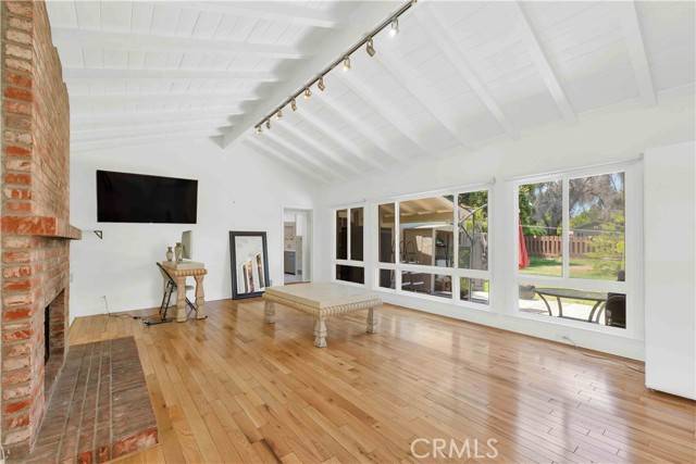 Tarzana (los Angeles), CA 91356,5701 Corbin Avenue
