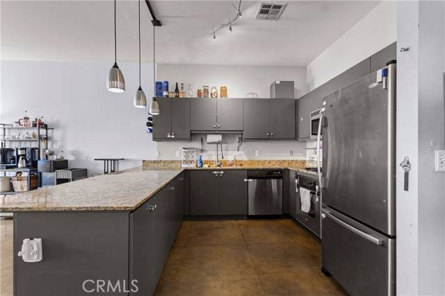 Anaheim, CA 92805,435 West Center Street Promenade #400