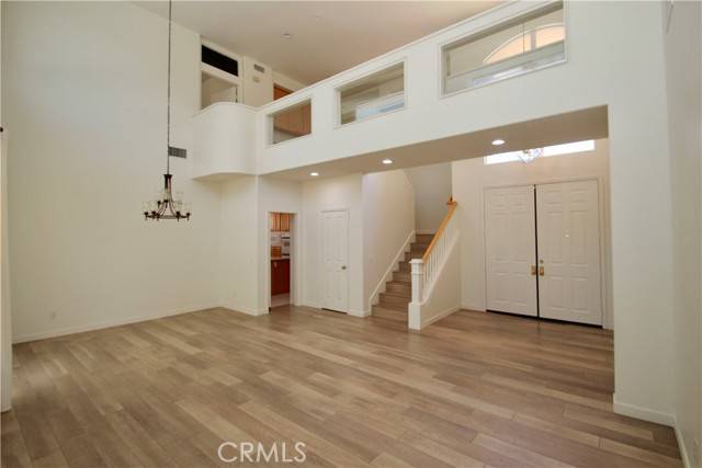 Irvine, CA 92606,19 Benavente