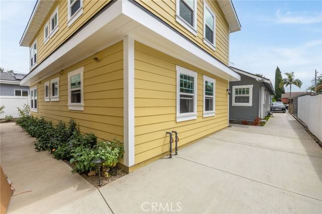 Santa Ana, CA 92701,616 S Van Ness Avenue