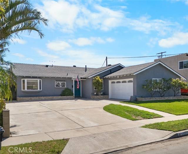 Huntington Beach, CA 92647,15072 Sussex Circle
