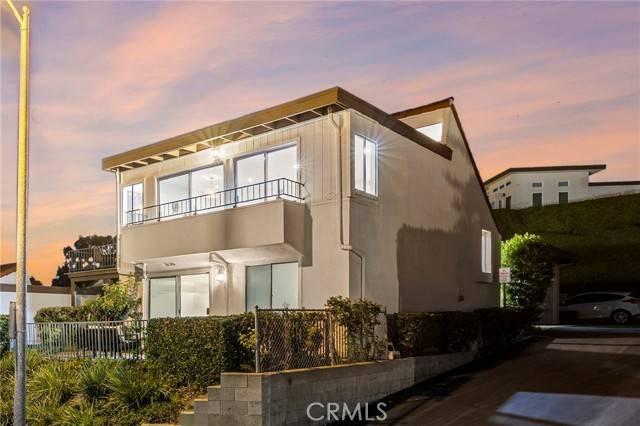 San Clemente, CA 92673,715 Calle Camisa