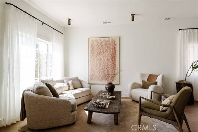 Los Angeles, CA 90042,5415 Ash Street