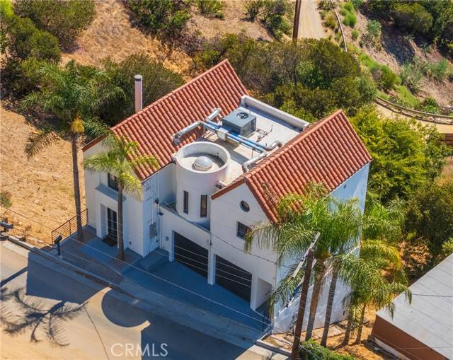 Los Angeles, CA 90065,1426 Killarney Avenue