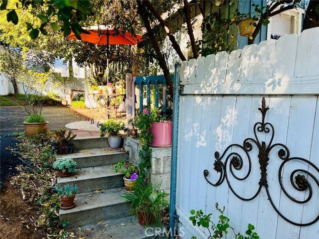 Fallbrook, CA 92028,408 N Pico ave