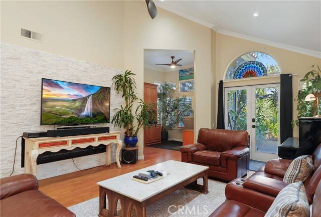 Laguna Hills, CA 92679,90 Via Candelaria