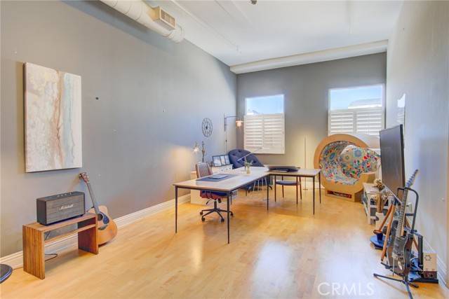 Pasadena, CA 91101,175 S Lake #402