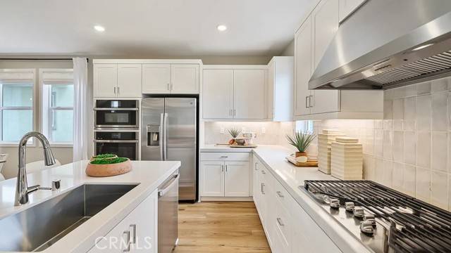 Valencia (santa Clarita), CA 91381,27459 Pistachio Way