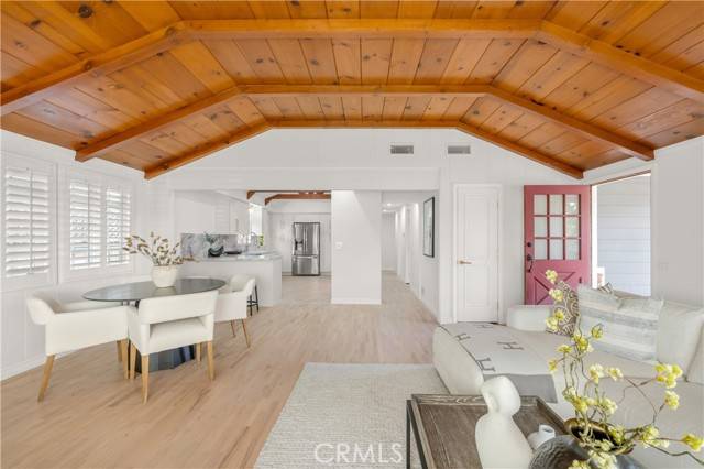 Costa Mesa, CA 92627,370 E 19th