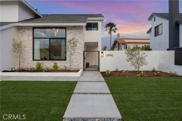 Huntington Beach, CA 92646,20942 Queens Park