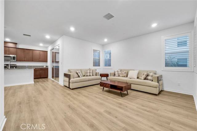 Corona, CA 92883,24283 Juni Court