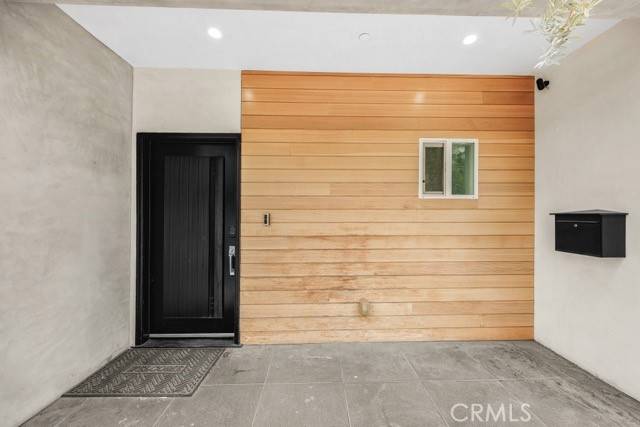 Los Angeles, CA 90032,4240 Barrett