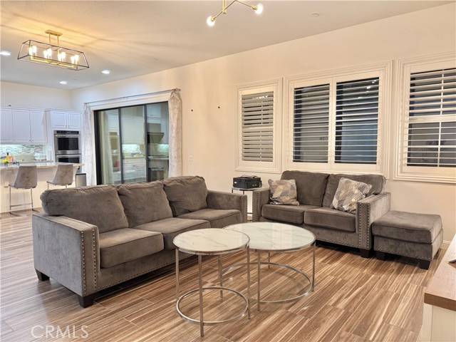 Lake Forest (el Toro), CA 92630,22 Lark