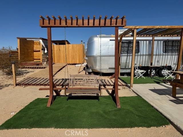 Twentynine Palms, CA 92277,68175 Pole Line