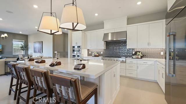 Valencia (santa Clarita), CA 91354,24393 Calle La Roca