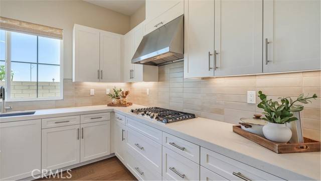 Valencia (santa Clarita), CA 91381,27423 Shining Willow Lane