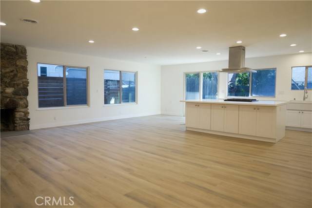 Costa Mesa, CA 92626,3157 Cork