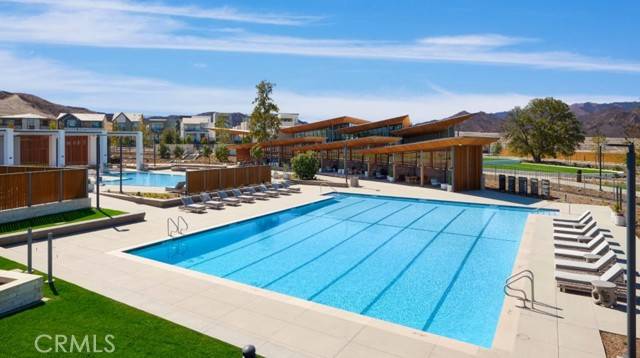 Valencia (santa Clarita), CA 91381,27573 Millstone Place