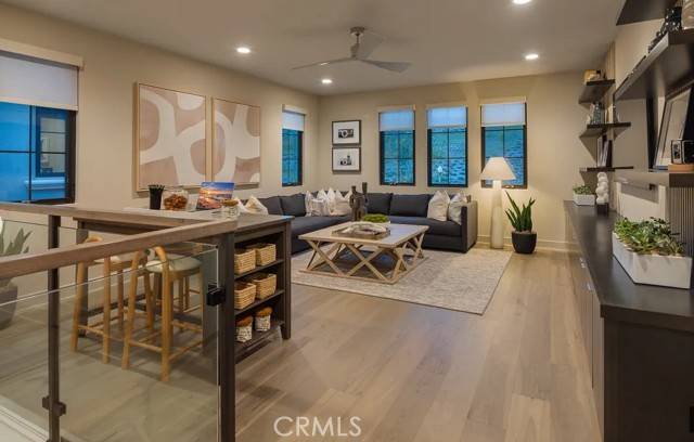 Irvine, CA 92602,453 Treeline