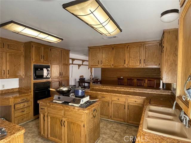 Squaw Valley, CA 93675,46596 Chuckwagon