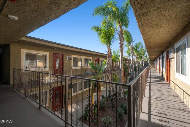 Glendale, CA 91214,3220 Altura Avenue #209