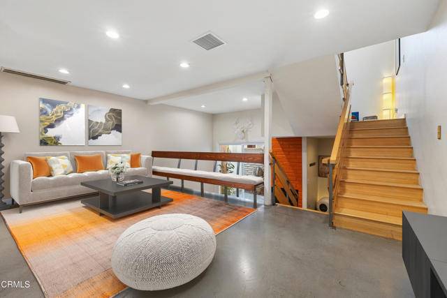 Valley Village, CA 91607,11912 Riverside Drive #20