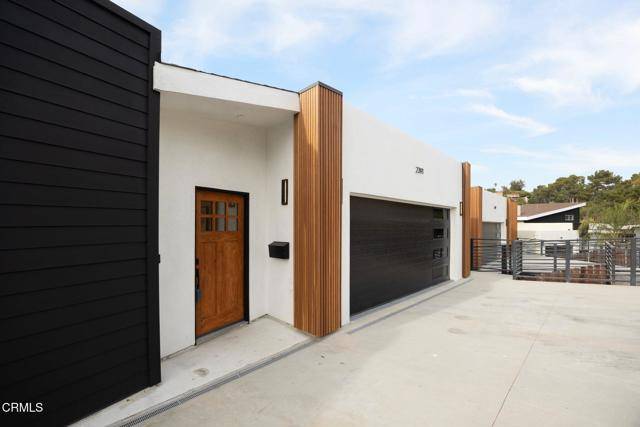 Los Angeles, CA 90065,2391 Yorkshire Drive