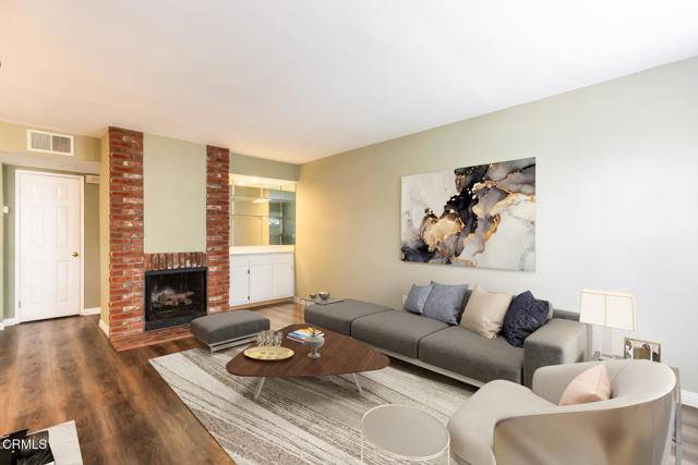 Canoga Park (los Angeles), CA 91303,22040 Gault Street #52