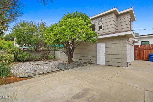 Sherman Oaks, CA 91423,5131 Greenbush Avenue