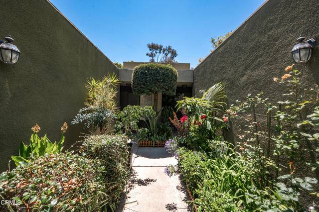 Los Angeles, CA 90042,887 Temple Terrace