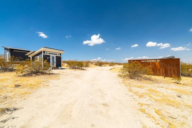 Joshua Tree, CA 92252,7250 Lawrence Avenue