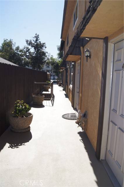 Glendale, CA 91204,437 Ivy Street #4