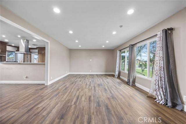 Bakersfield, CA 93304,901 Loch Lomond Drive