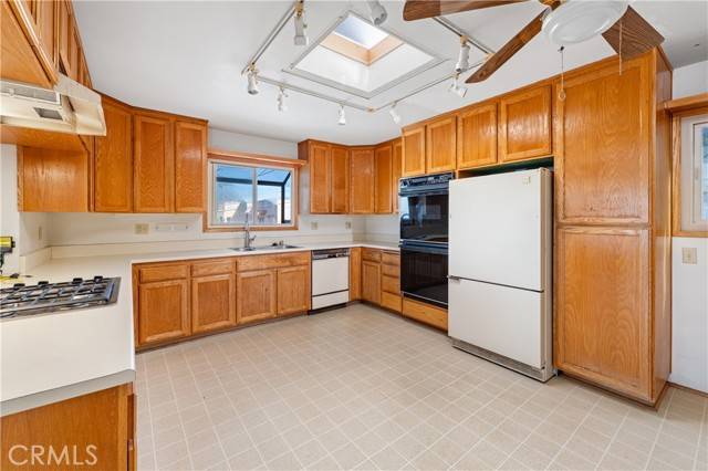 San Diego, CA 92107,4484 Long Branch Avenue